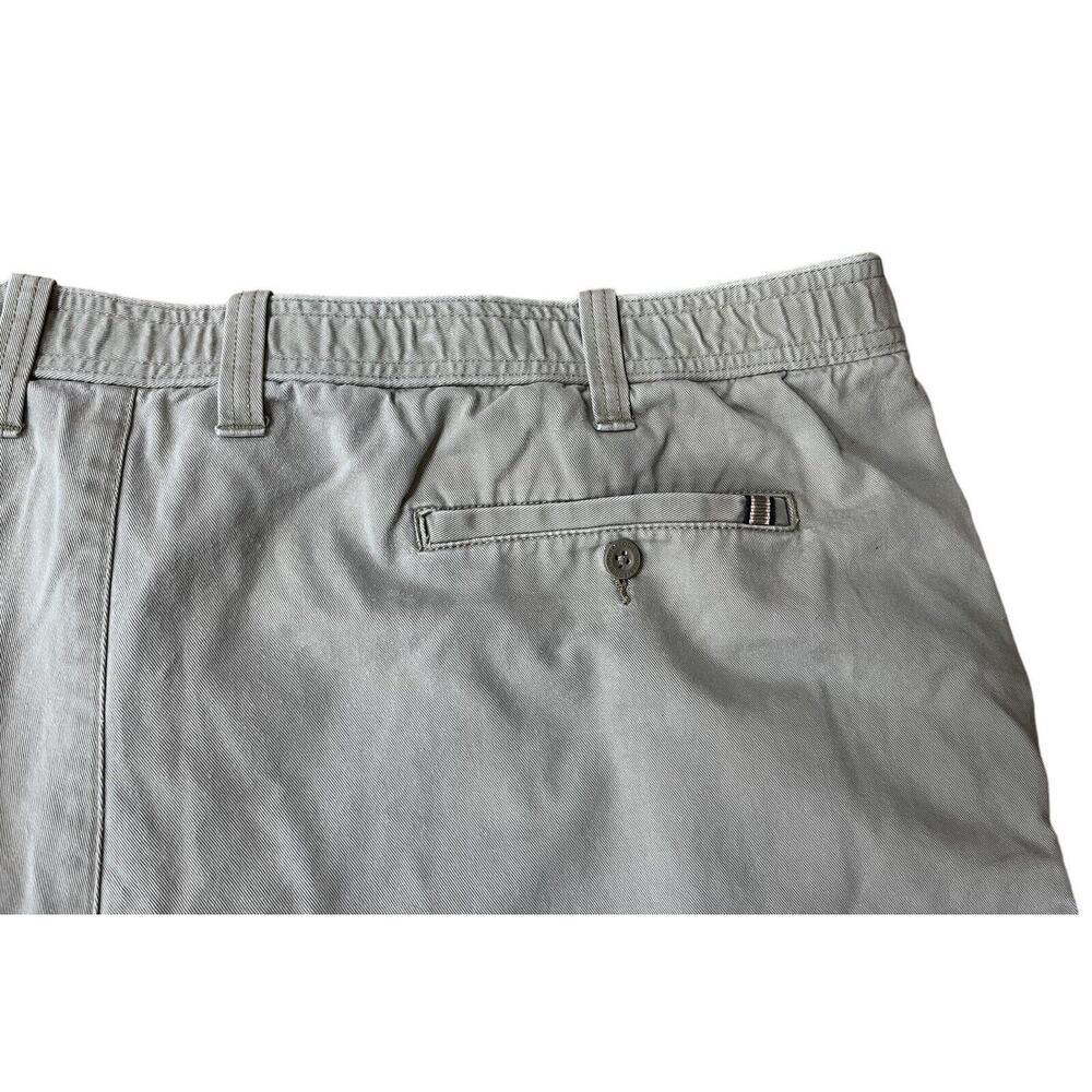 Eddie Bauer Shorts Men's 46 Pleated Front Khaki Chinos Tan Preppy Dad Core - Picture 3 of 7